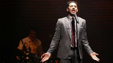 Tuca Andrada volta a interpretar o cantor Orlando Silva no teatro - ROBERTO FILHO / BRAZIL NEWS