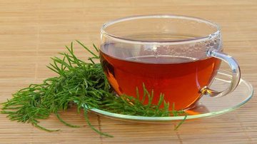 Chás de camomila e verde são bons para tratamentos caseiros de beleza - Shutterstock