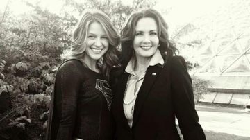 Melissa Benoist e Lynda Carter nas gravações de Supergirl - Reprodução/Instagram