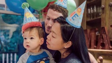 Mark Zuckerberg com a filha, Max, e a mulher, Priscilla Chan - Reprodução / Facebook