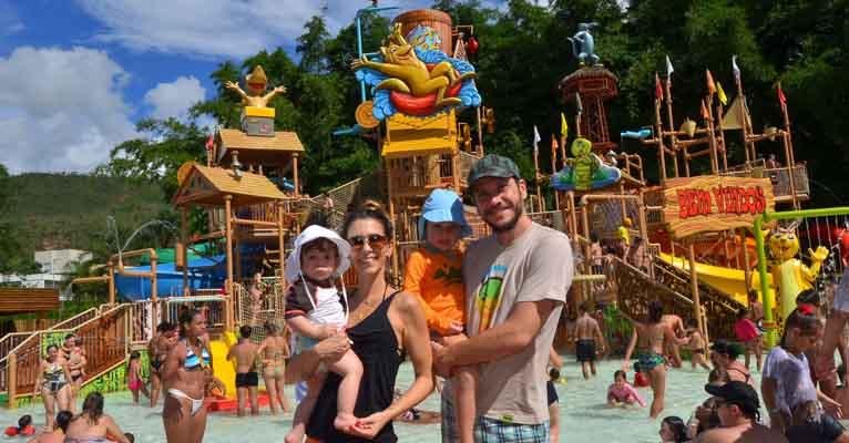 Sarah Oliveira e família se divertem em parque aquático em Goiás - Divulgação