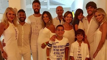 Kaká em família no ano novo - Instagram/Reprodução