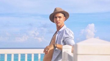 O cantor Ivo Mozart gravou para o Vlog de Caras e mostrou como foi sua viagem para Miami. Vem ver - caras digital