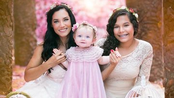 Mônica Carvalho faz ensaio fotográfico com as filhas, Yaclara e Valentina - Lidi Lopez