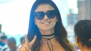 Paula Fernandes embarca com look controverso - William Oda/Ag News