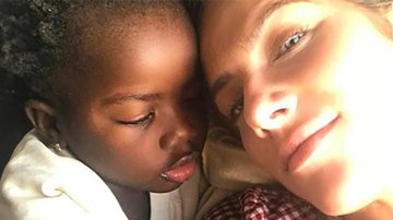 Giovanna Ewbank posa agarradinha com a filha, Titi - Reprodução Instagram