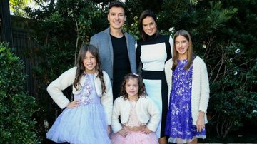 Rodrigo Faro e Vera Viel entre as filhas, Maria, Helena e Clara - Manuela Scarpa/Brazil News