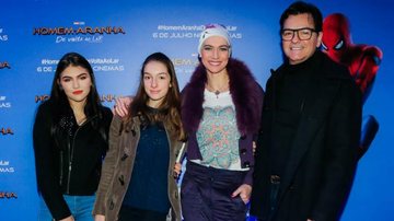 Laura Wie e Marcelo de Lucca com as filhas, Sofia e Lívia - Manuela Scarpa/Brazil News