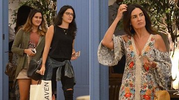 Fatima Bernardes passeia com as filhas em shopping - AgNews