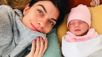 Joana Balaguer comemora 2 meses da filha, Gaia - Reprodução Instagram