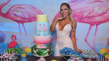 Ex-BBB Jéssica Mueller comemora os 27 anos com festa - Daniel Pinheiro/AgNews