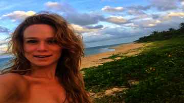 Mariana Ximenes posa em praia - Instagram / Reprodução