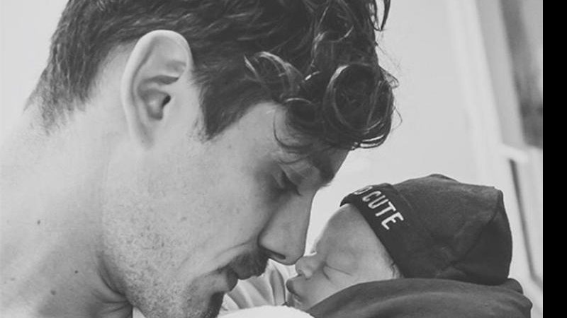 Rafael Cardoso com o filho, Valentim - Reprodução/Instagram