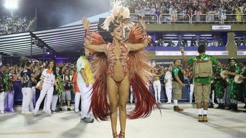 Juliana Paes para Grande Rio - Wallace Barbosa/AgNews