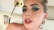 Lady Gaga usando sua linha de maquiagens artísticas, a 'Haus of Gaga' - Foto/Destaque Instagram