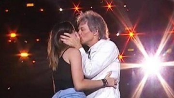 Fã beijando Jon Bon Jovi - Reprodução/Instagram