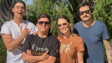 Aline Lima com o pai, Chitãozinho, e os irmãos Enrico e Alison - Instagram