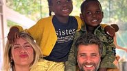 Giovanna Ewbank e Bruno Gagliasso com os filhos Titi e Bless - Reprodução/Instagram