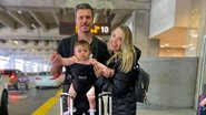 Thaeme Mariôto com a filha e o esposo em aeroporto de Orlando - Reprodução/Instagram