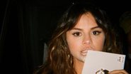 Selena Gomez é coberta por glitter em clipe de ''Rare'', faixa título do seu álbum - Foto/Instagram