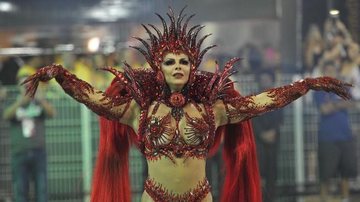 Viviane Araújo arrasa em primeiro dia de desfile - Samuel Chaves/Brazil News