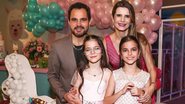 Luciano Camargo e Flávia Fonseca comemoram 10 anos das filhas gêmeas - Manuela Scarpa/Brazil News