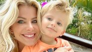 Karina Bacchi relembra ensaio de um mês com o filho e encanta web - Instagram