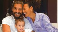 Sheron Menezzes encanta ao posar com a família - Reprodução/Instagram