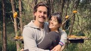 Nicolas Prattes e a namorada aparecem abraçados em clique - Reprodução/Instagram