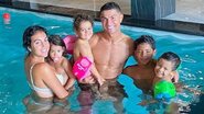 Cristiano Ronaldo posa ao lado da família em clima natalino - Reprodução/Instagram