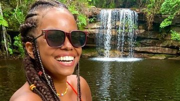 Jeniffer Nascimento arranca elogios da web ao surgir relaxando em rede - Reprodução/Instagram