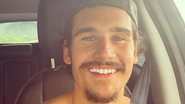Nicolas Prattes exibe abdômen trincado ao posar para registro pós-treino - Reprodução/Instagram