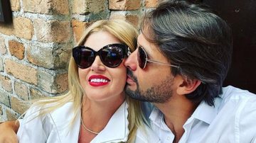 Val Marchiori posa em clima de romance com o noivo - Reprodução/Instagram