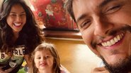 Na Páscoa, Bruno Gissoni posa com a mulher e a filha - Reprodução/Instagram