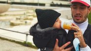 Vinicius Martinez exibe momento de carinho com o filho, Valentin - Foto/Instagram