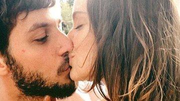 Laura Neiva e Chay Suede surgem dando beijão nas redes - Reprodução/Instagram