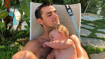 Felipe Simas registra o filho todo sorridente e se derrete - Reprodução/Instagram