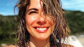 Luciana Gimenez se exibe em cima de uma prancha e encanta - Reprodução/Instagram