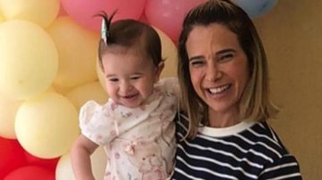 Dany Bananinha mostra a filha, Lara, tomando vacina - Reprodução/Instagram