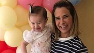 Dany Bananinha mostra a filha, Lara, tomando vacina - Reprodução/Instagram