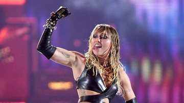 Miley Cyrus solta a voz em música de sucesso do Metallica - Foto/Getty Images