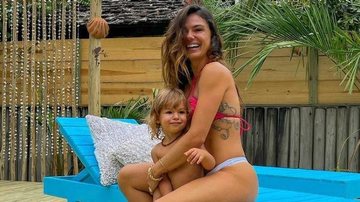 Isis Valverde se diverte com o filho Rael em parquinho - Reprodução/Instagram