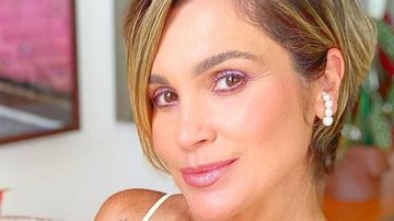 Flávia Alessandra posa com maiô cavadíssimo e impressiona - Reprodução/Instagram