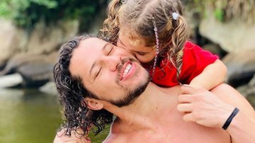 José Loreto mostra registro sendo abraçado pela filha - Reprodução/Instagram