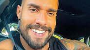 Descamisado, Bil Araújo exibe corpo musculoso na academia - Reprodução/Instagram