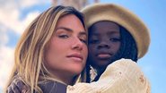 Curtindo viagem, Giovanna Ewbank baba ao receber vídeo da filha, Titi, sendo maquiada - Reprodução/Instagram