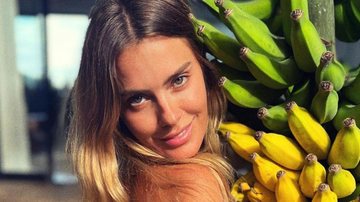 Carolina Dieckmann surpreende fãs ao posar cacho de bananas - Reprodução/Instagram