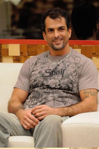 Com 60% dos votos, Marcelo Dourado conquistou o prêmio de um milhão e meio de reias do Big Brother Brasil10. Fernanda ficou em segundo e Cadu em terceiro lugar