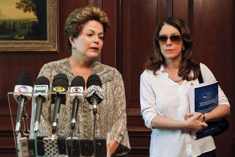 Dilma Rousseff se emociona com tragédia que deixou mais de 200 mortos
