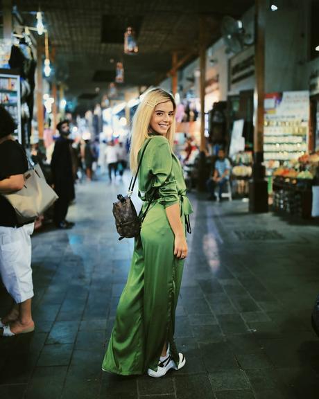 Giovanna Lancellotti encanta ao compartilhar clique em Dubai